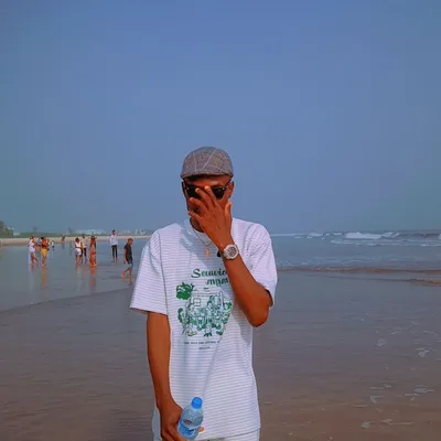 MR EAZI