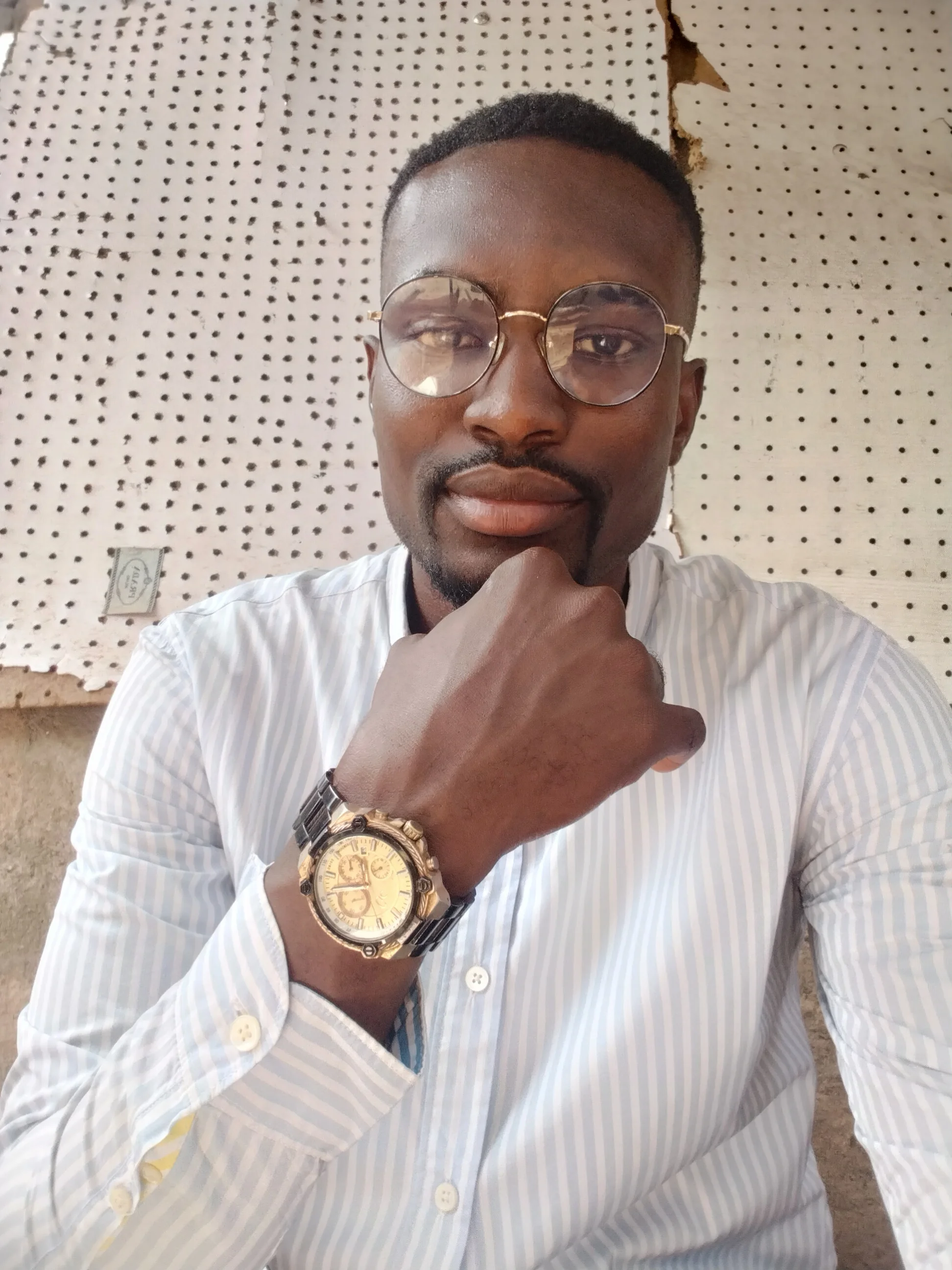 MR EAZI