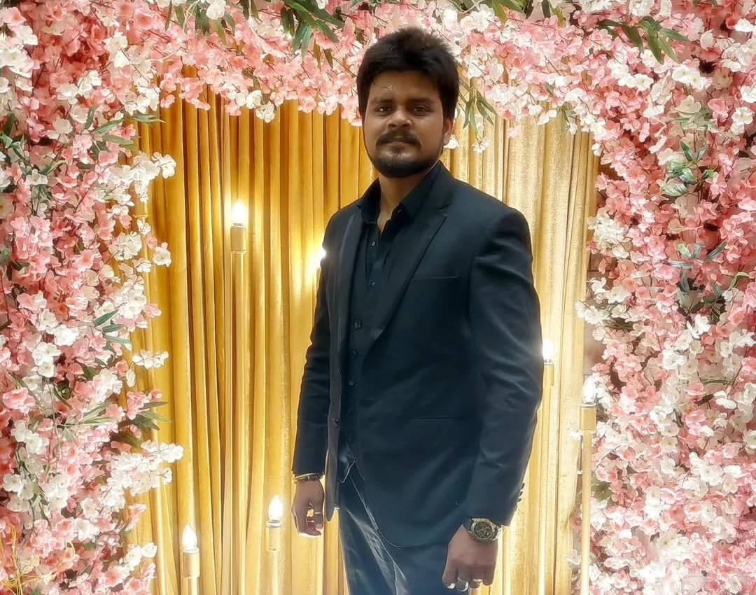 Dhiraj  in Kolkata